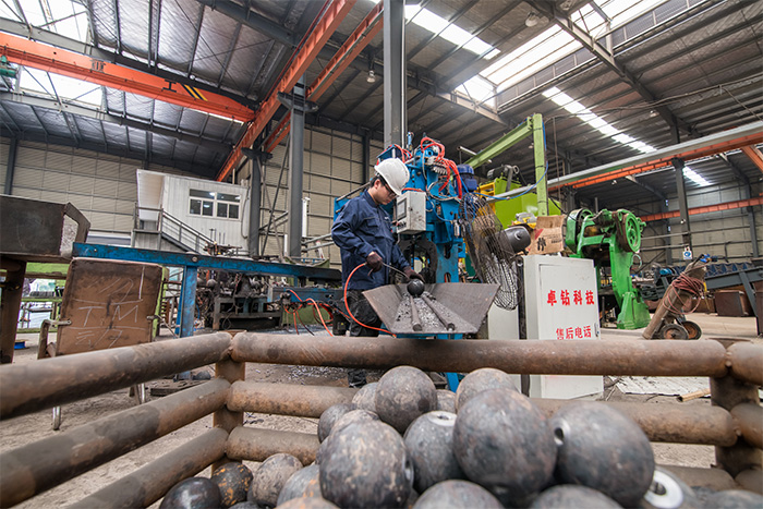 哈密网架配件-螺栓球加工车间